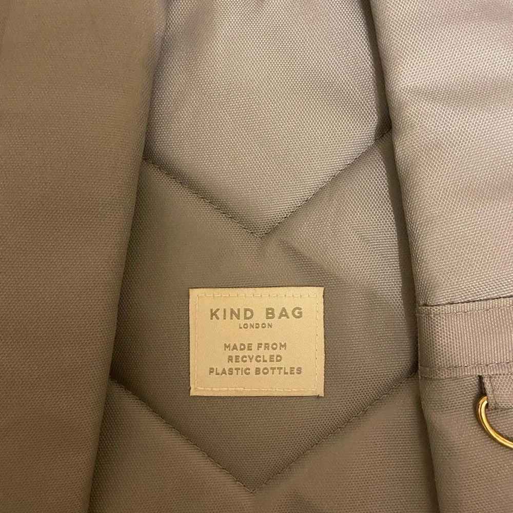 Kind Bag Light Grey | Hackney 2.0 Backpack | Medium